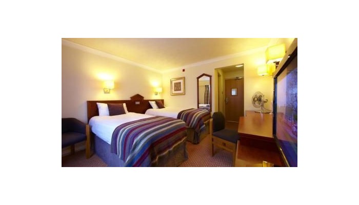 Village Urban Resort Wirral poza 4