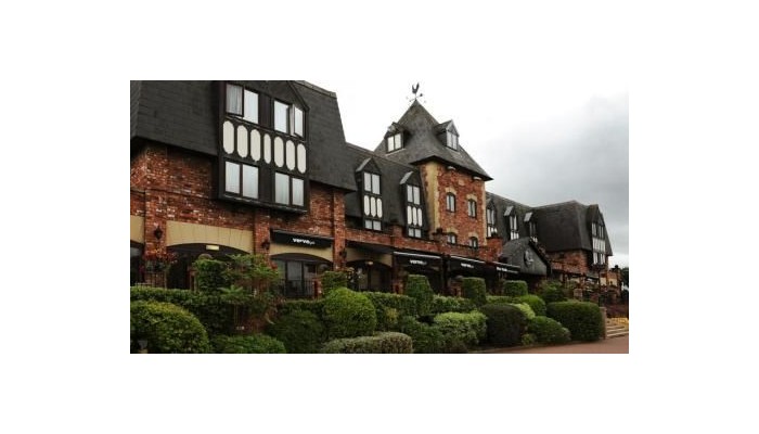 Village Urban Resort Wirral poza 0