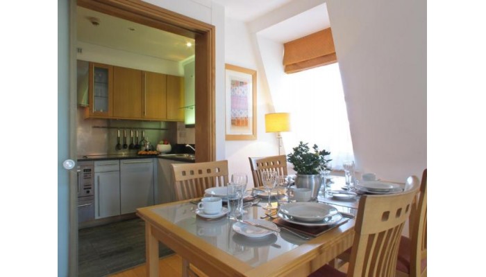 Kings Wardrobe Apartments By Bridgestreet poza 4